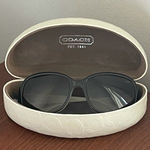 Coach: sunglasses